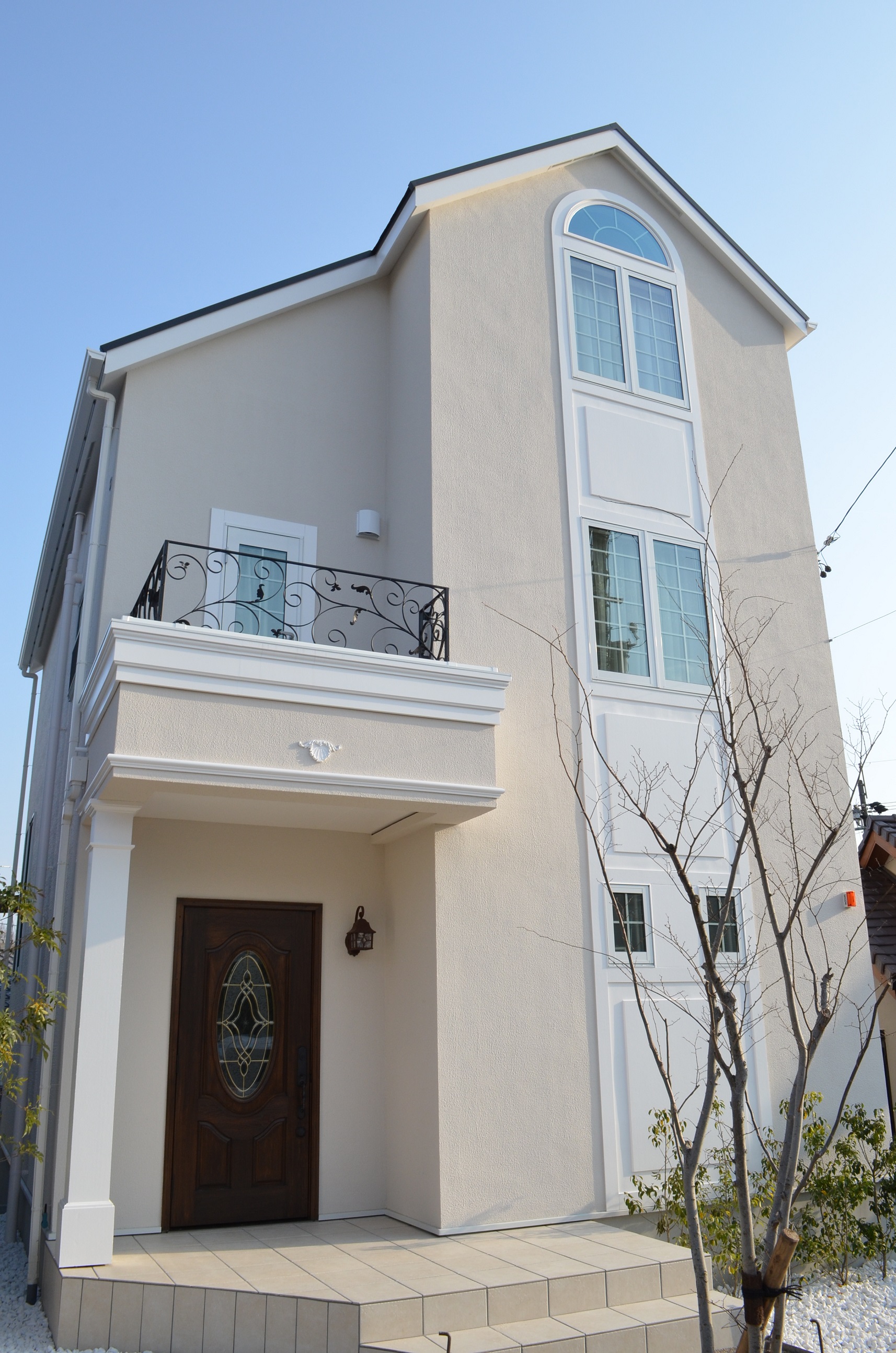 エレガントなヨーロピアン住宅の外観
